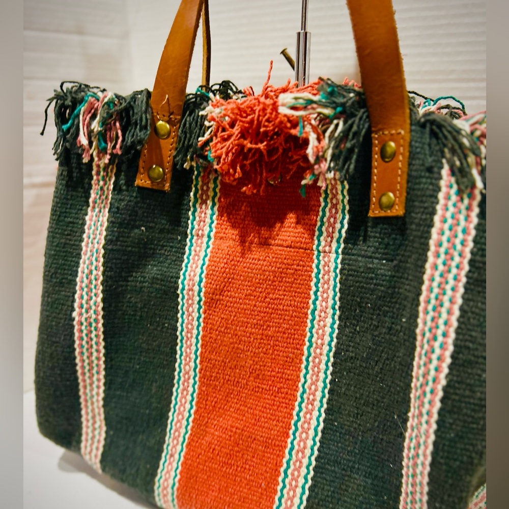 Free People Espana Large Woven Tote Bag Southwestern Western Rodeo Vacation - Picture 4 of 9